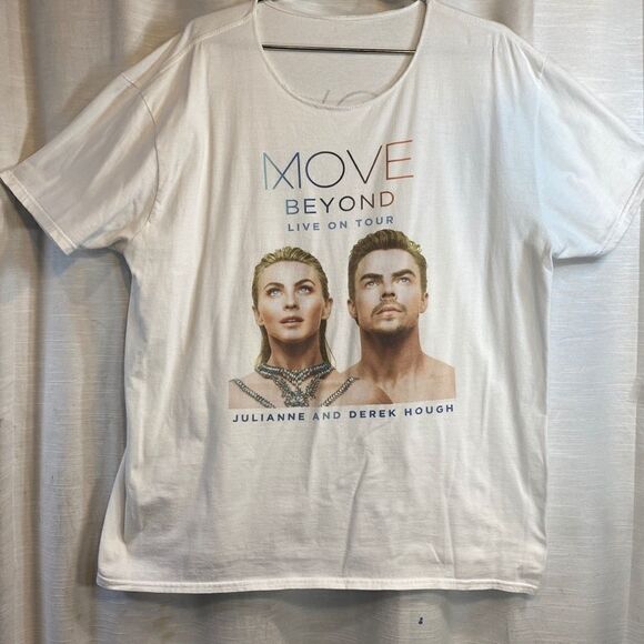 Julianne & Derek Hough MOVE BEYOND (Live On Tour) - Picture 1 of 8